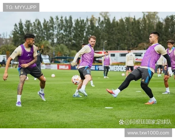 戴奇强调球队需适应自己指挥风格表示不愿评价前任教练执教方式